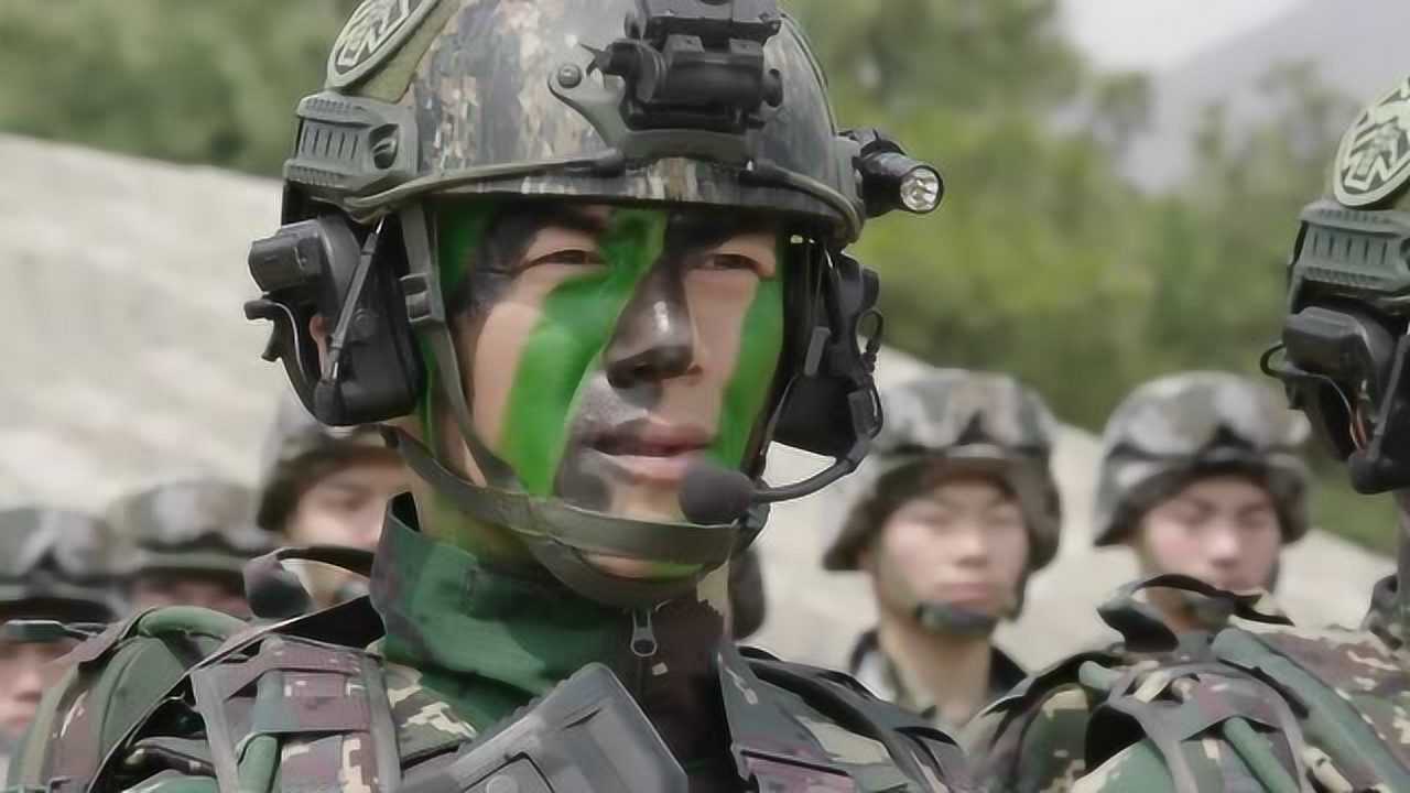 特种兵之霹雳火菜鸟们完成任务开飞机离开赶来的特种兵扑了个空