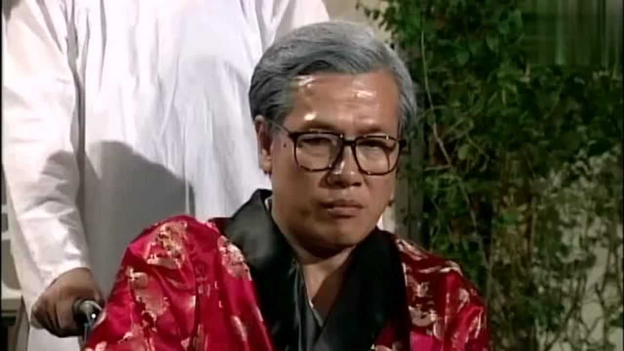 大时代阮梅煮东西给周济生吃边哭边说自己没用周济生心生感动