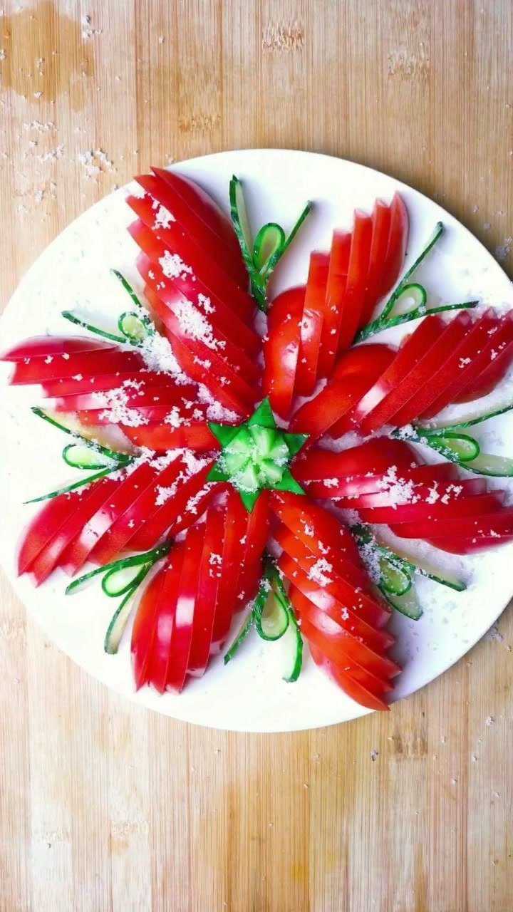 西红柿番茄黄瓜的组合拼盘