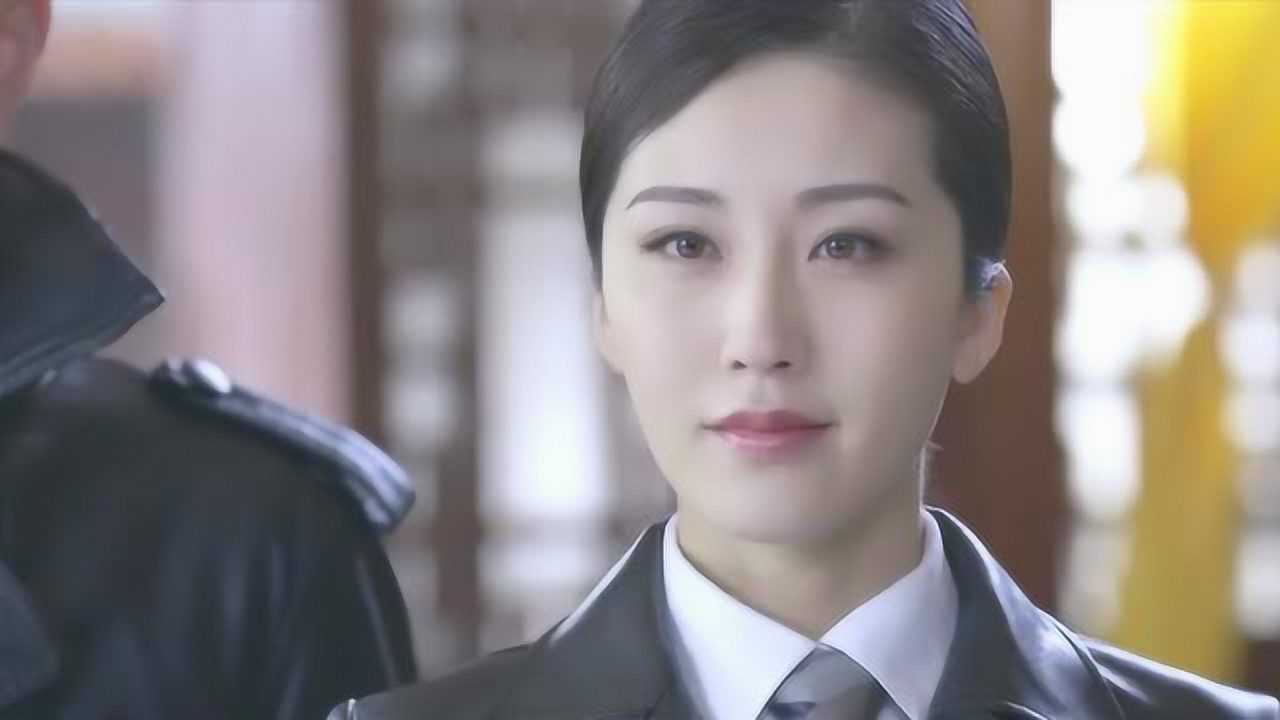 刀光枪影少爷和小姐去交接军官想起了他们并拒绝他们的请求