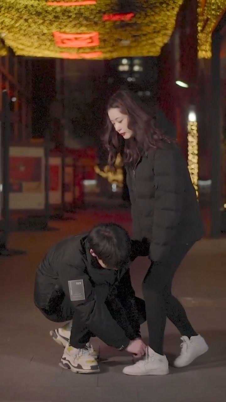 你找到那个愿意蹲下为你系鞋带的ta了吗