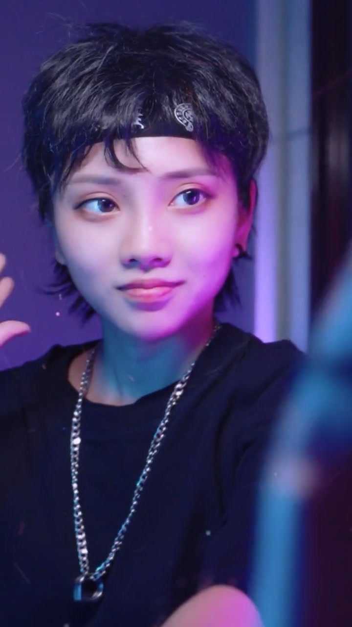 第一次女扮男装吓吓田小野