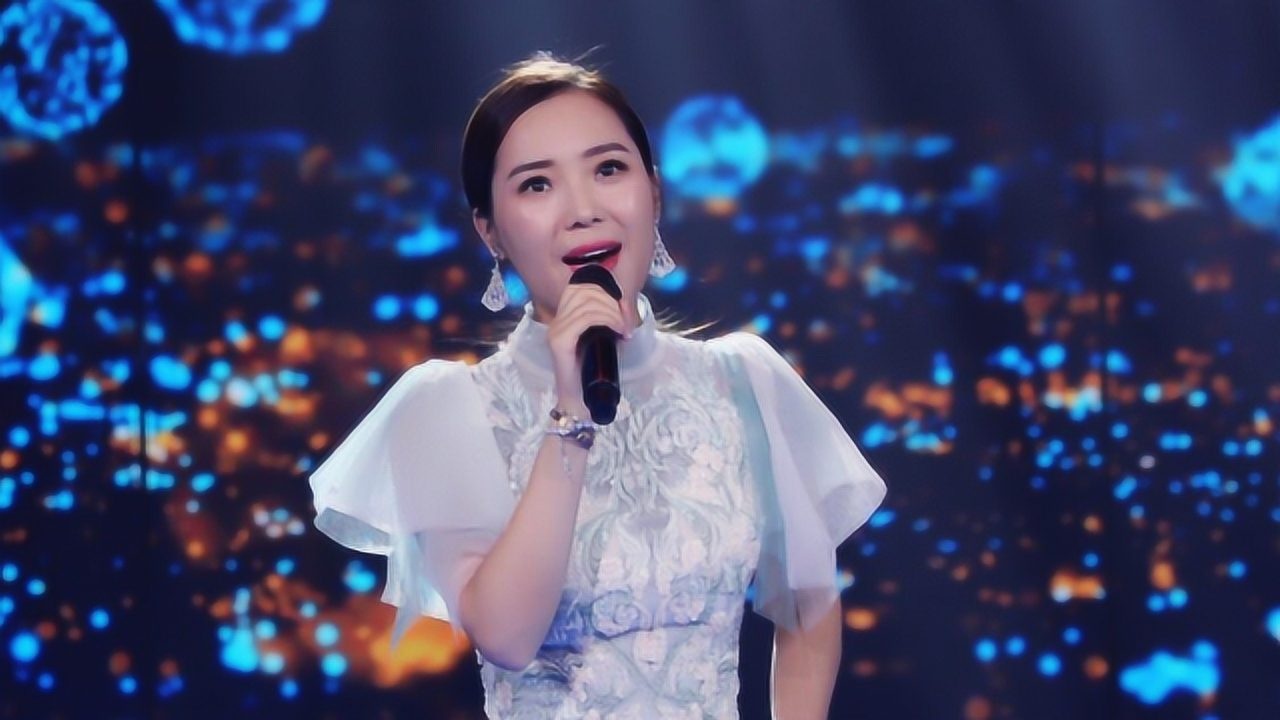 不愧是刀郎徒弟,云朵一首《弯弯的月亮》唱到极致,穿透云霄的声音