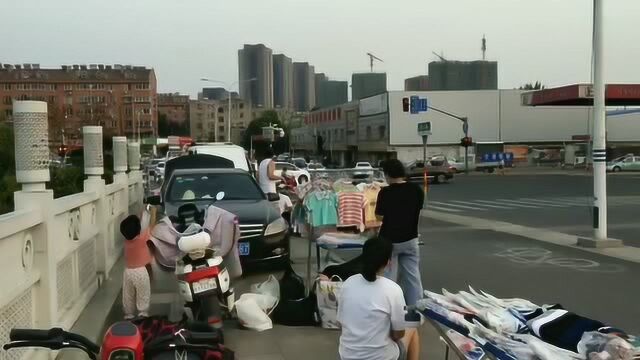 端午节摆摊,济南标山大桥人流量怎么样?听听农村小伙怎么说