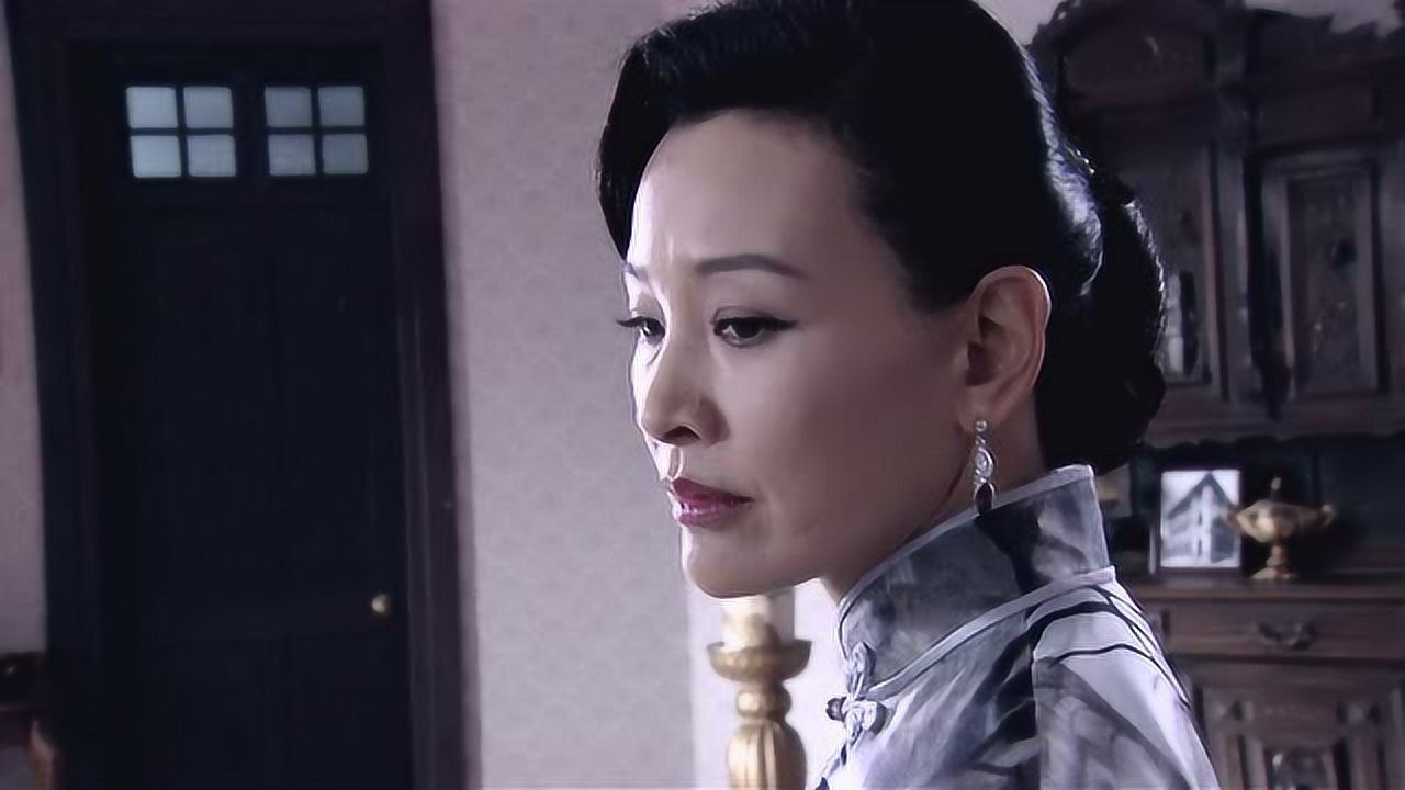 海上孟府二姐打算离开孟家临走叮嘱孟先生孟先生却不让二姐离开