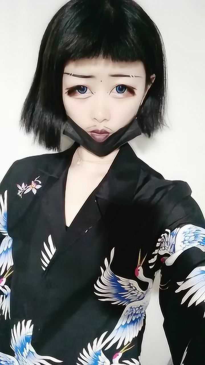 现在的精神小妹打扮是越来越奇怪了怎么还有这种装扮的