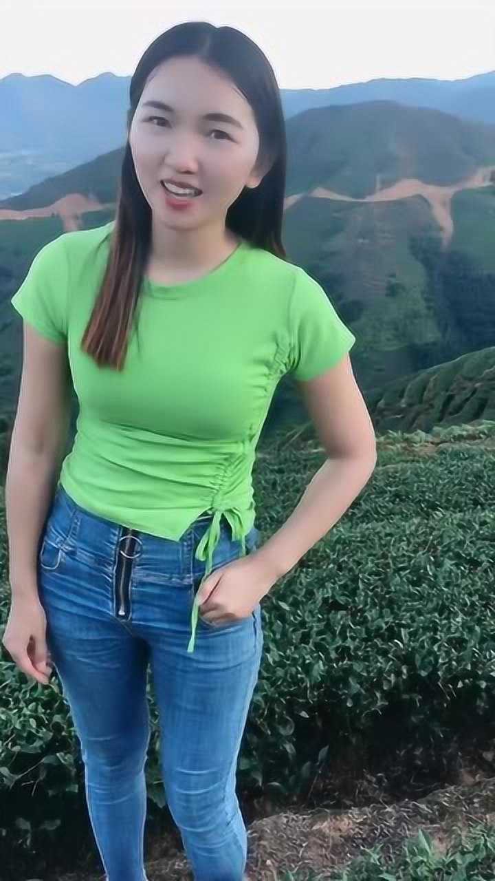 绿色上衣大姐,性感干练