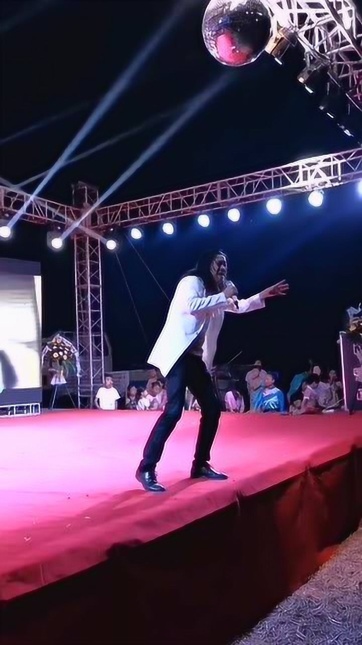 感恩歌手付飞社深情演绎天大地大没有父母恩情大