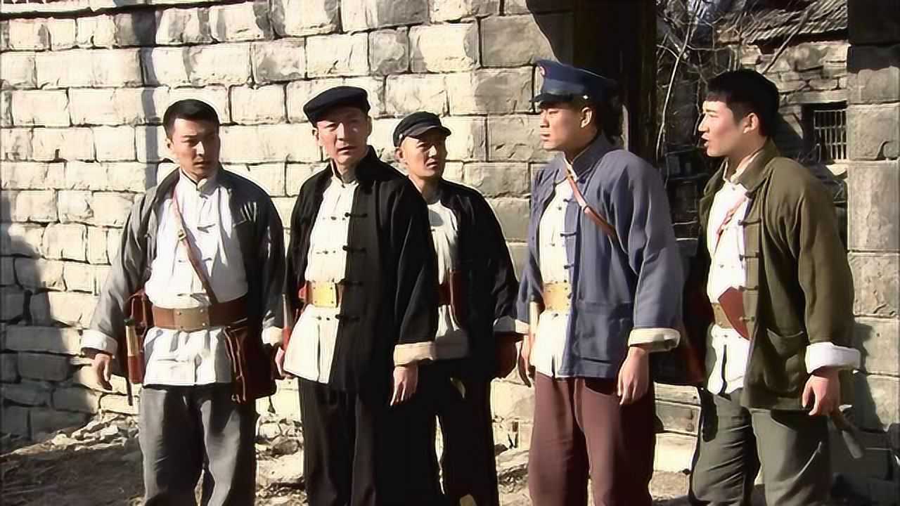 飞虎队:一出门马车没影了,芳林嫂信不过高胖子,非要跟着去!