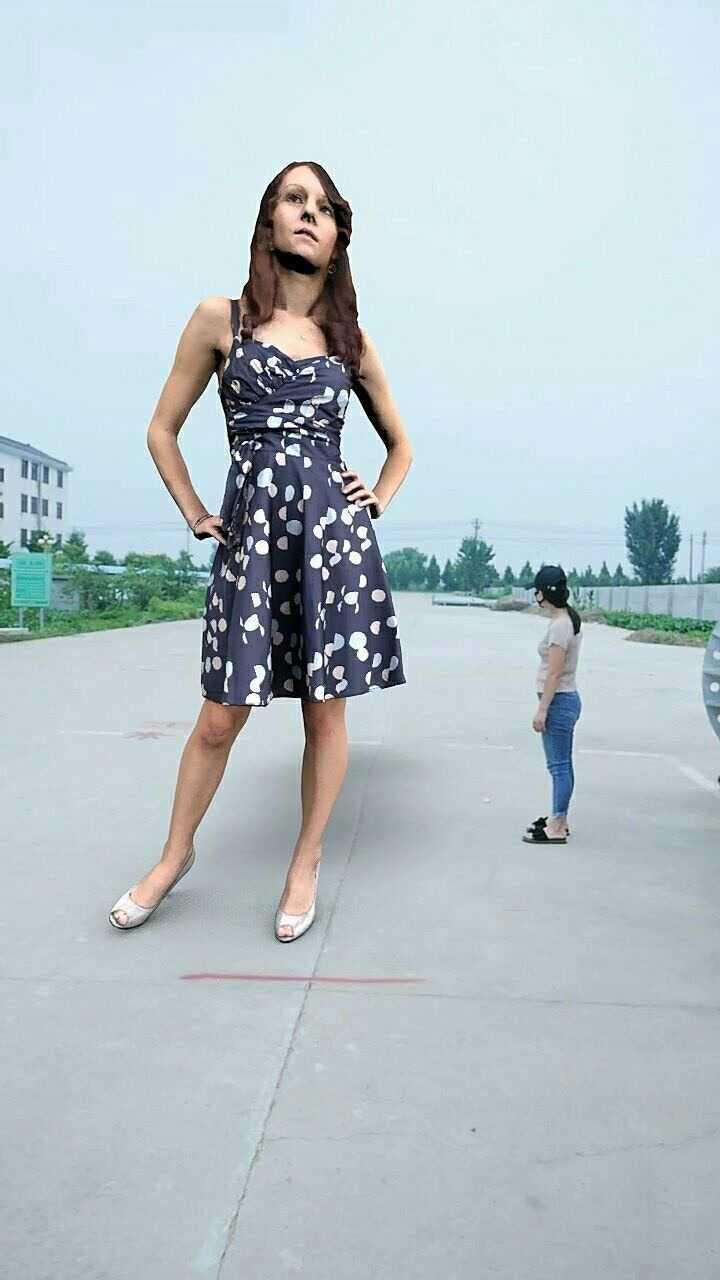 中国最高的美女巨人图片