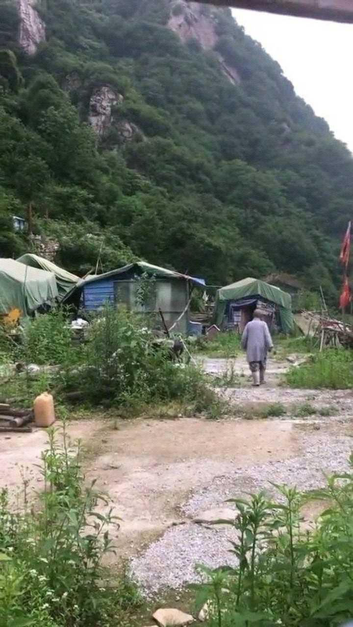 师傅隐居终南山整日青灯古佛才是修行人的生活