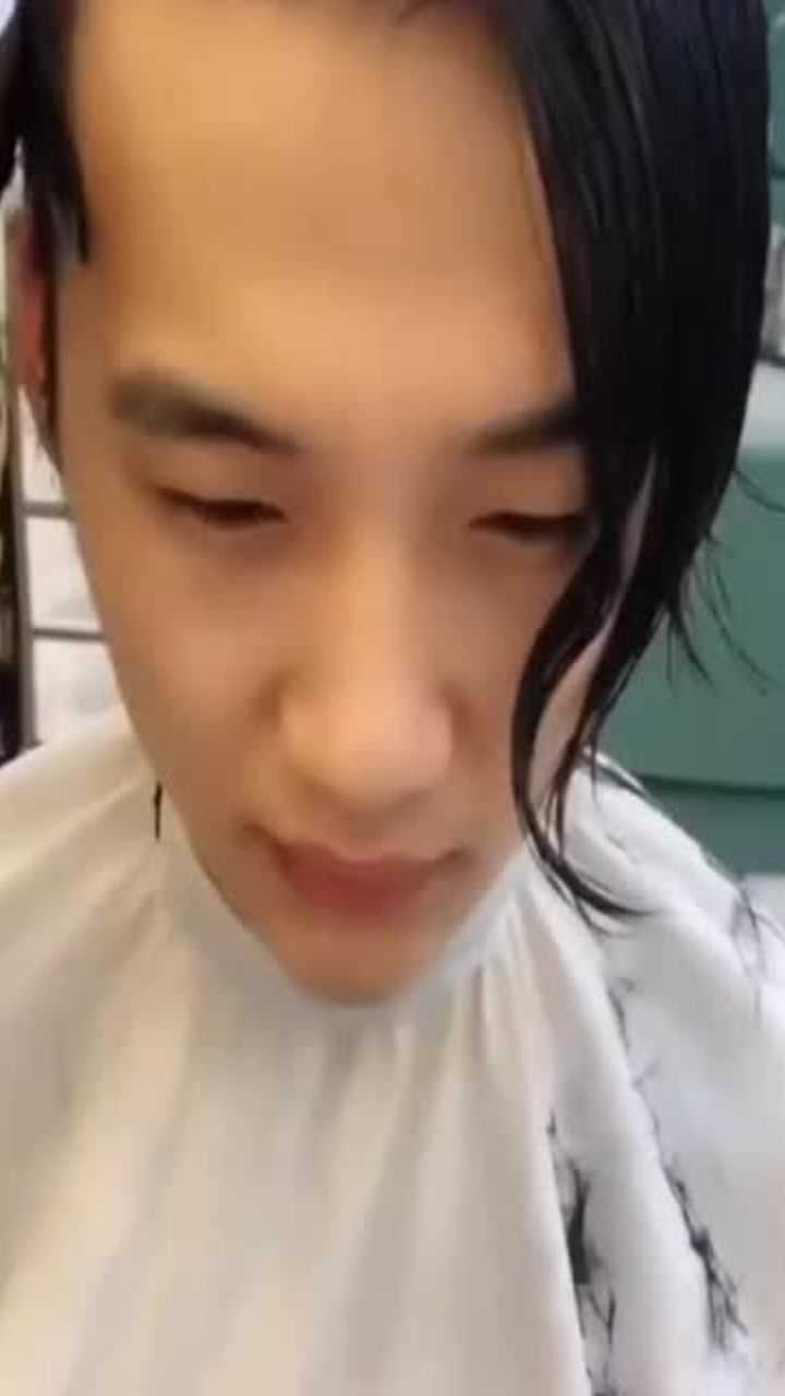 男生发型这样剪,丑男都能变帅哥,超级有型