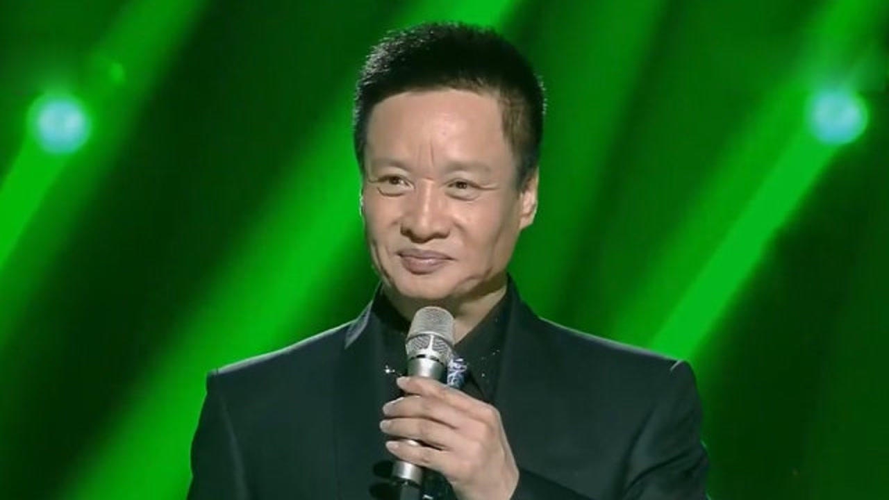 《举杯吧朋友》演唱:阎维文