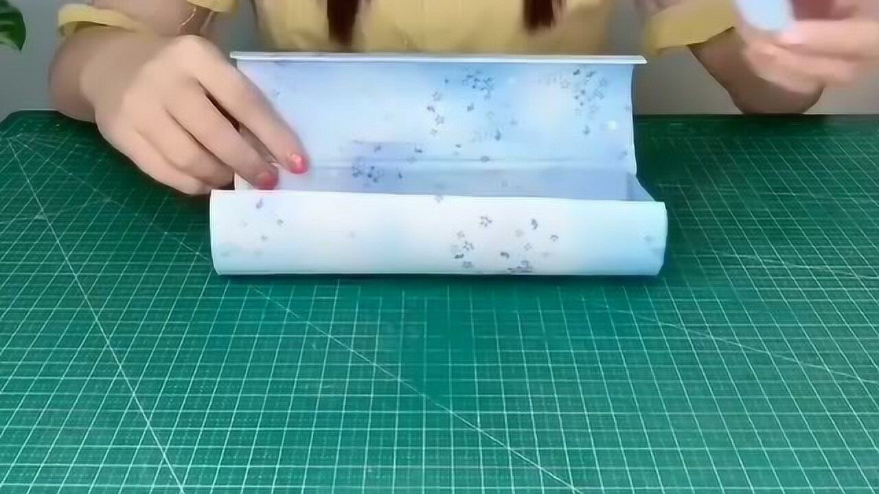 孩子吃完薯片的盒子千万别再扔掉了用它做个铅笔盒特别实用还好看