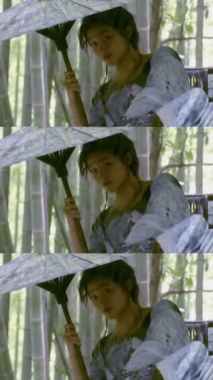 关晓彤撑伞经典片段拍摄场景开伞的一瞬间就惊艳到了