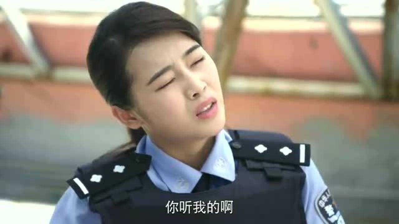 警察锅哥梁舞云问简凡收过多少黑钱还说要帮他还简凡笑了