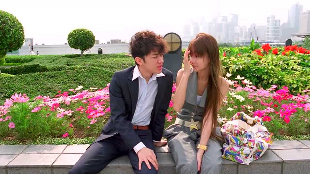 矮仔多情小伙晕倒看到美女还以为是天使笑死我了