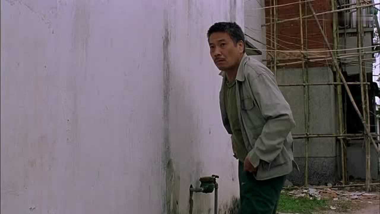 影视:少林足球吴孟达随地大小便,结果看到当时的易拉罐_腾讯视频