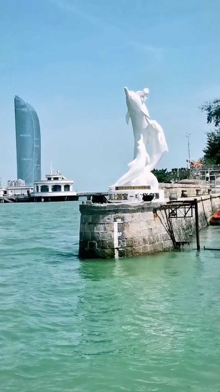 厦门白海豚保护海域标志  白海豚塑像.