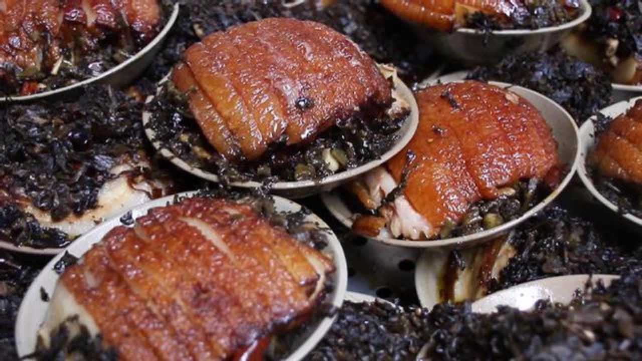 贵州农村酒席酸菜扣肉这扣肉做得非常棒很好吃
