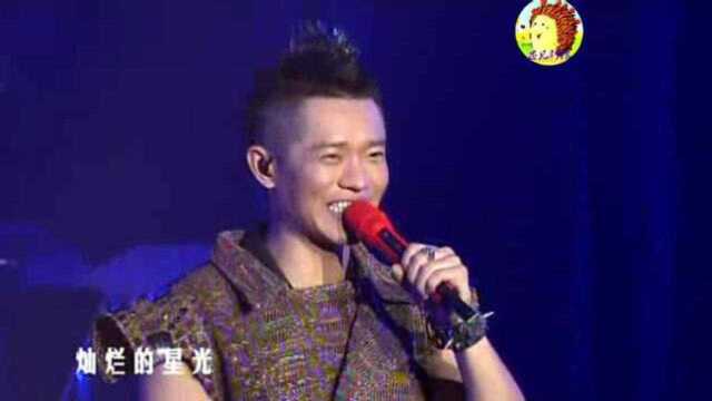 凤凰传奇经典歌曲之《自由飞翔》他们的歌真的飞遍了