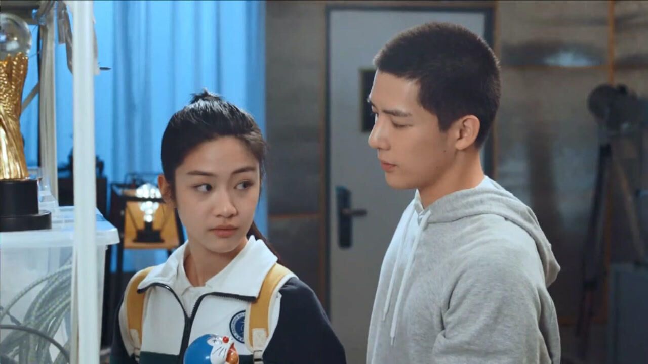 百岁之好一言为定蒋正寒送给夏林希机器猫这就是定情信物啊