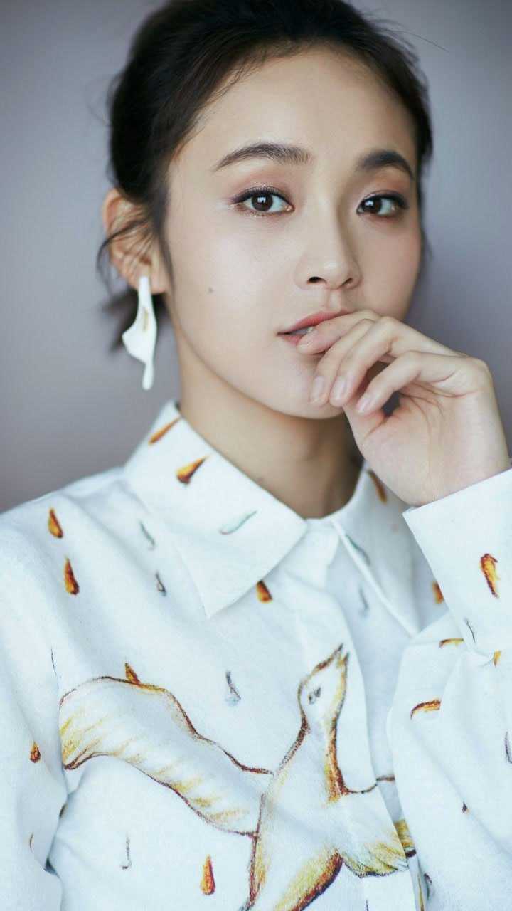 黑白禁区小暖发现集团出现苏灵的名字了所以苏灵真的活着呢