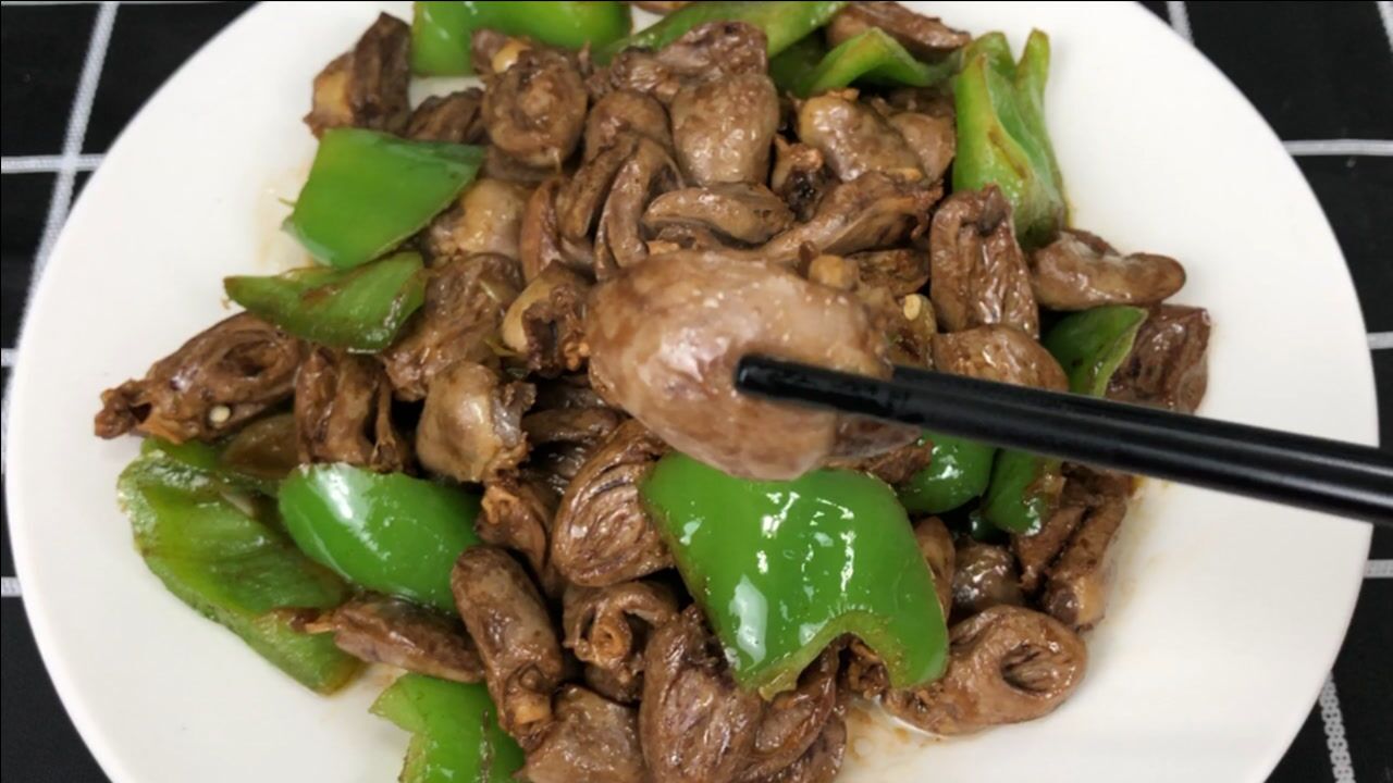 鸡心炒青椒这样做鲜嫩入味有嚼劲价格便宜还营养收藏了