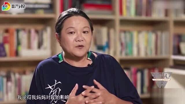 洪晃家世背景曝光,母亲著名外交官,父亲外交部长,正宗的名门之后!