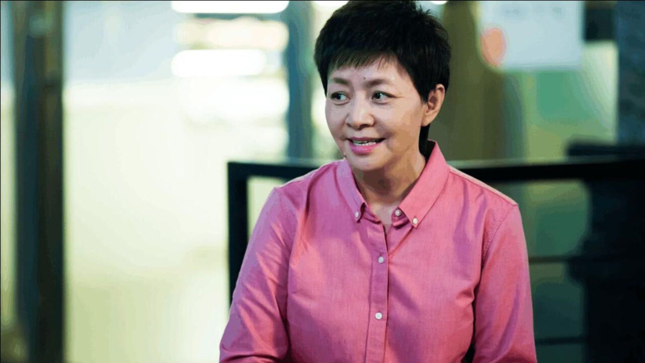 宋丹丹话剧《万家灯火》片段,你就说这核桃酥,核桃仁挨哪呢?_腾讯视频