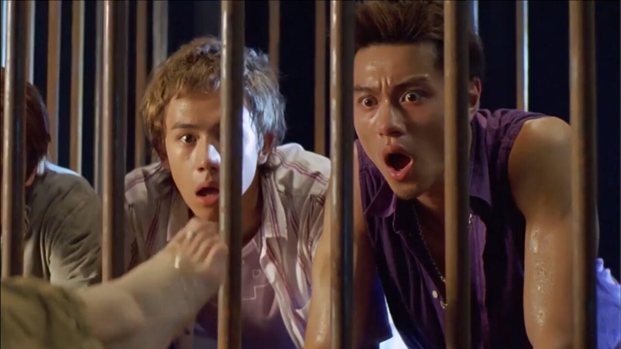 古宅心慌慌:姑娘手被绑住拿不到解药,只能用脚蘸解药给哥哥们吃