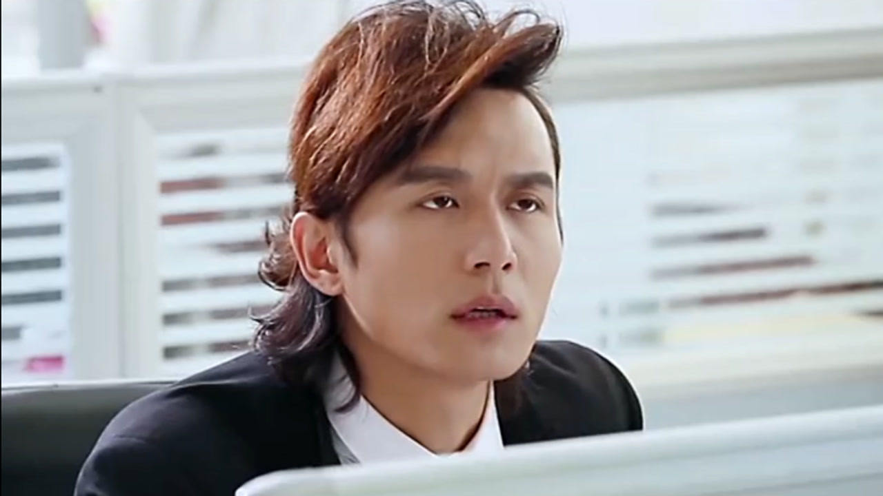 超级教师:上一任班主任回来执教,严格执行课堂纪律,廖学兵在旁边看蒙