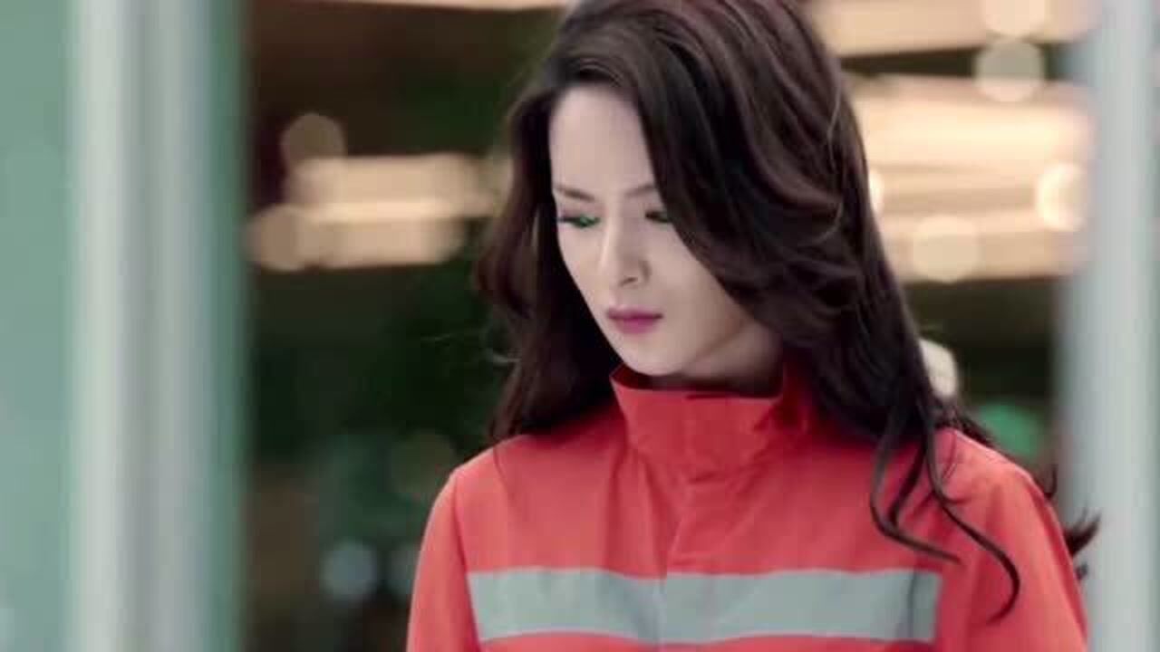 你好安怡芯机人出去赚钱一个比一个搞笑思佳姐姐这么美竟然去弄垃圾