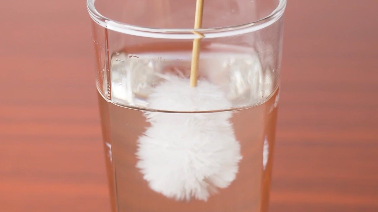 科学实验:点水成冰