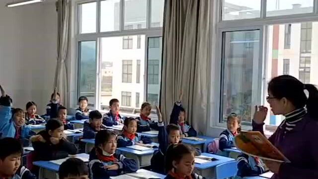 佛冈城南小学教师曾海英:建立信任感,把学生当做自己的孩子