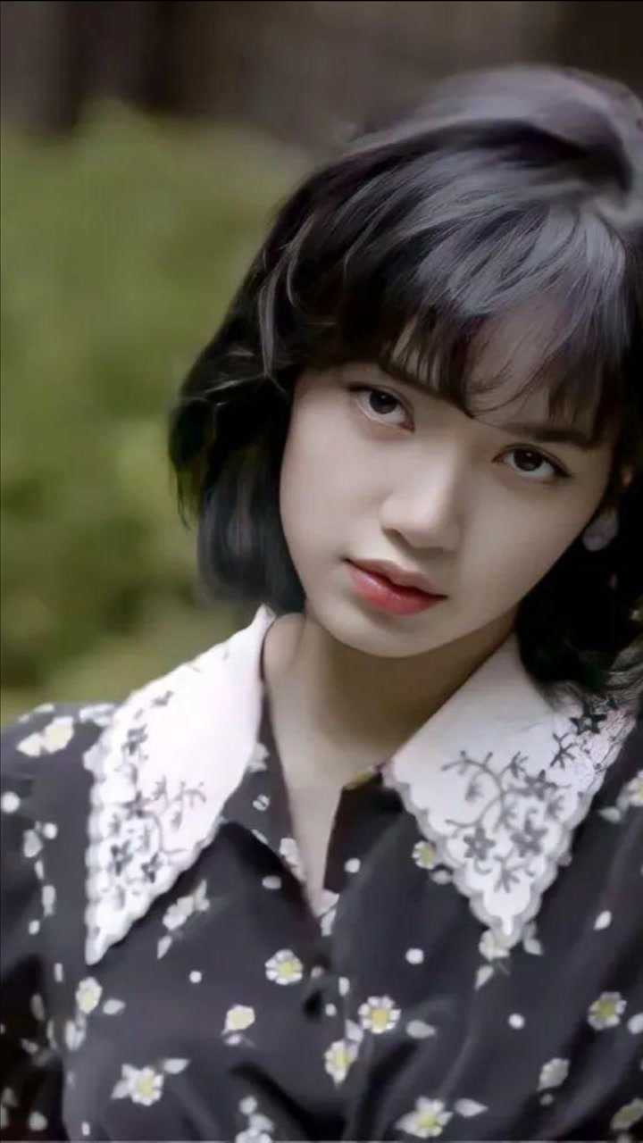 lisa的信仰之跃太经典了,大长腿完全霸屏,blink女孩疯狂入坑!