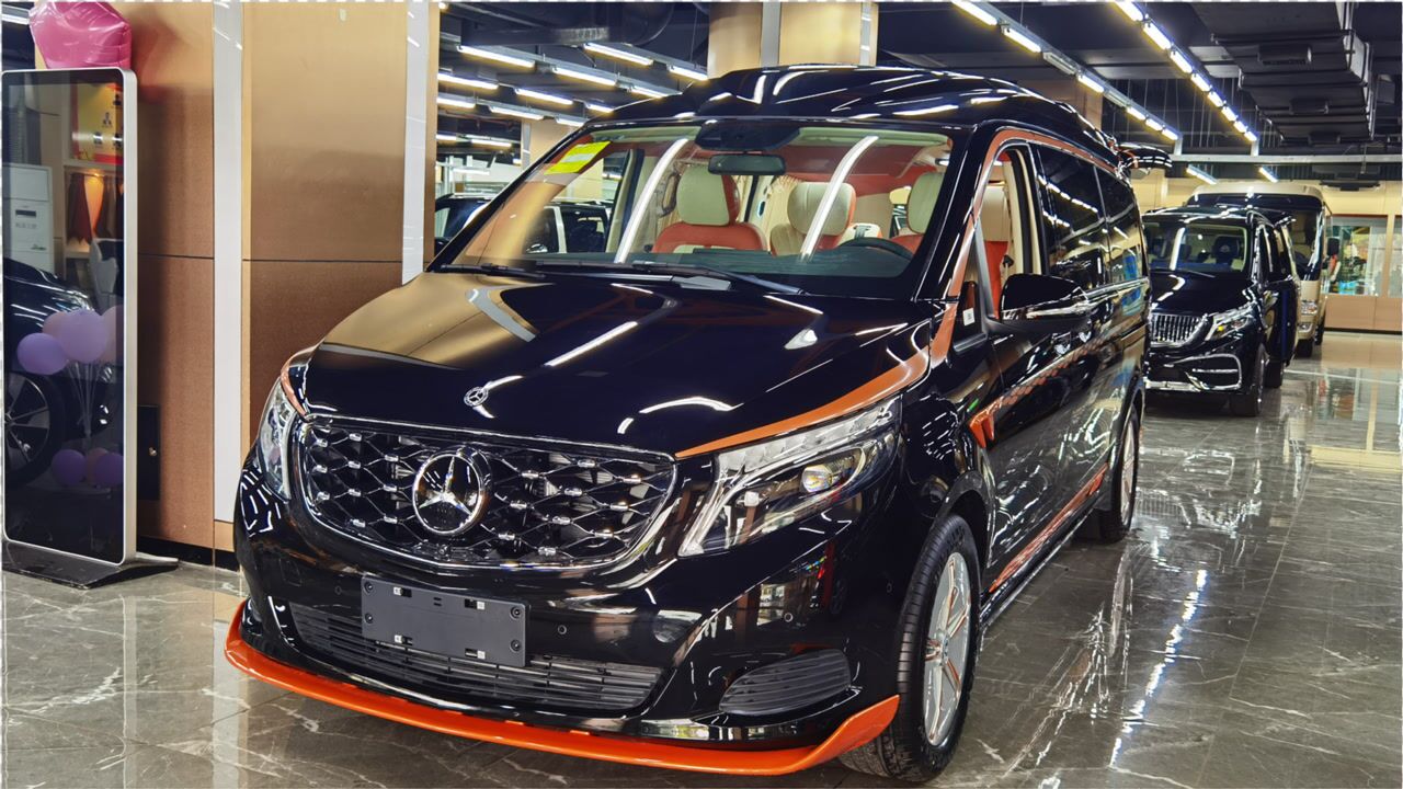 奔驰傲旋大白鲨上海车展首次发售,配色无与伦比