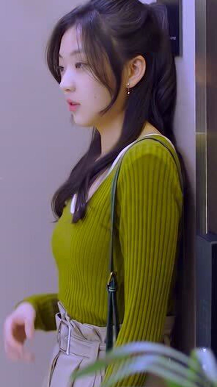 陈子晴的偏向唱出00后爱情的经历和感想感触来回听了无数遍