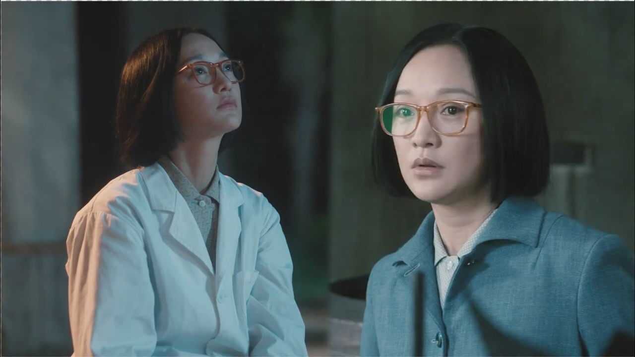 周迅《功勋》饰演屠呦呦,戴眼镜穿白大褂显学者气质_腾讯视频