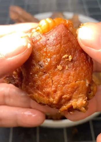 排骨太贵试一试猪蝎子,口感不属于排骨