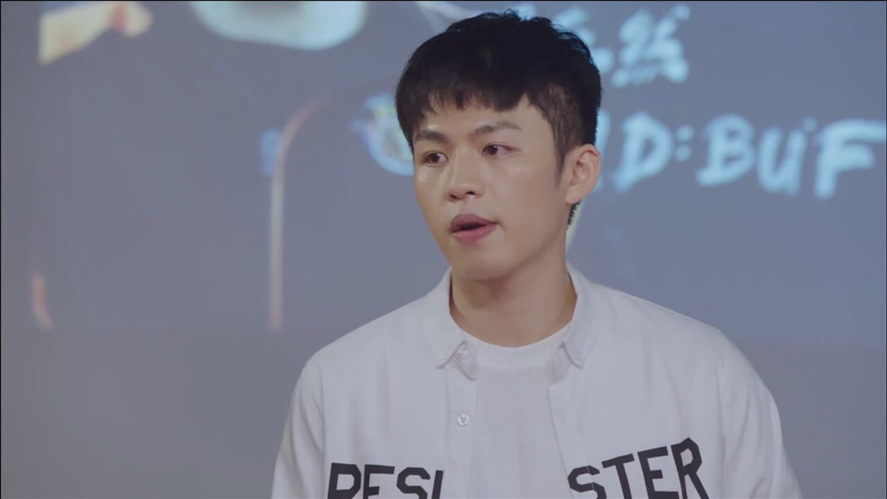 《亲爱的热爱的》第30集01:两句话就让队员服了,小米不愧是前辈_高清