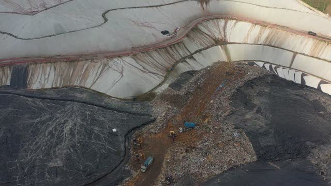 航拍:成都最大的垃圾填埋场,在龙泉山深处,日处理7500吨垃圾