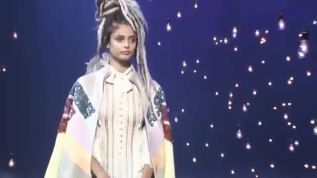 Taylor Hill 走秀合集 | 收获超多粉丝的高颜值维密天使