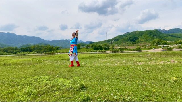 丹东凤城汤山城,踏青旅游好地方,草原风情太美了!