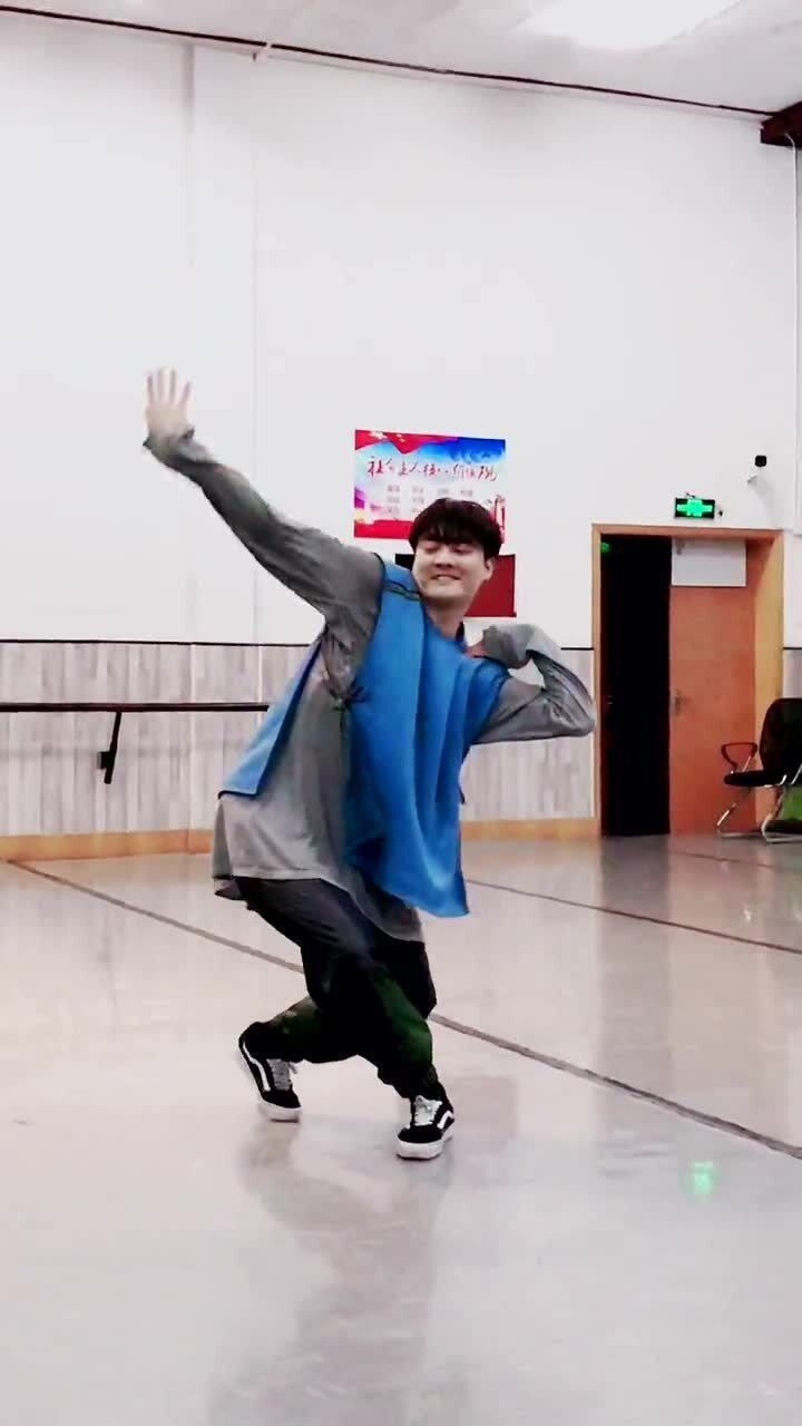 刘福洋一个意想不到的小酒馆儿一起舞蹈原创舞蹈