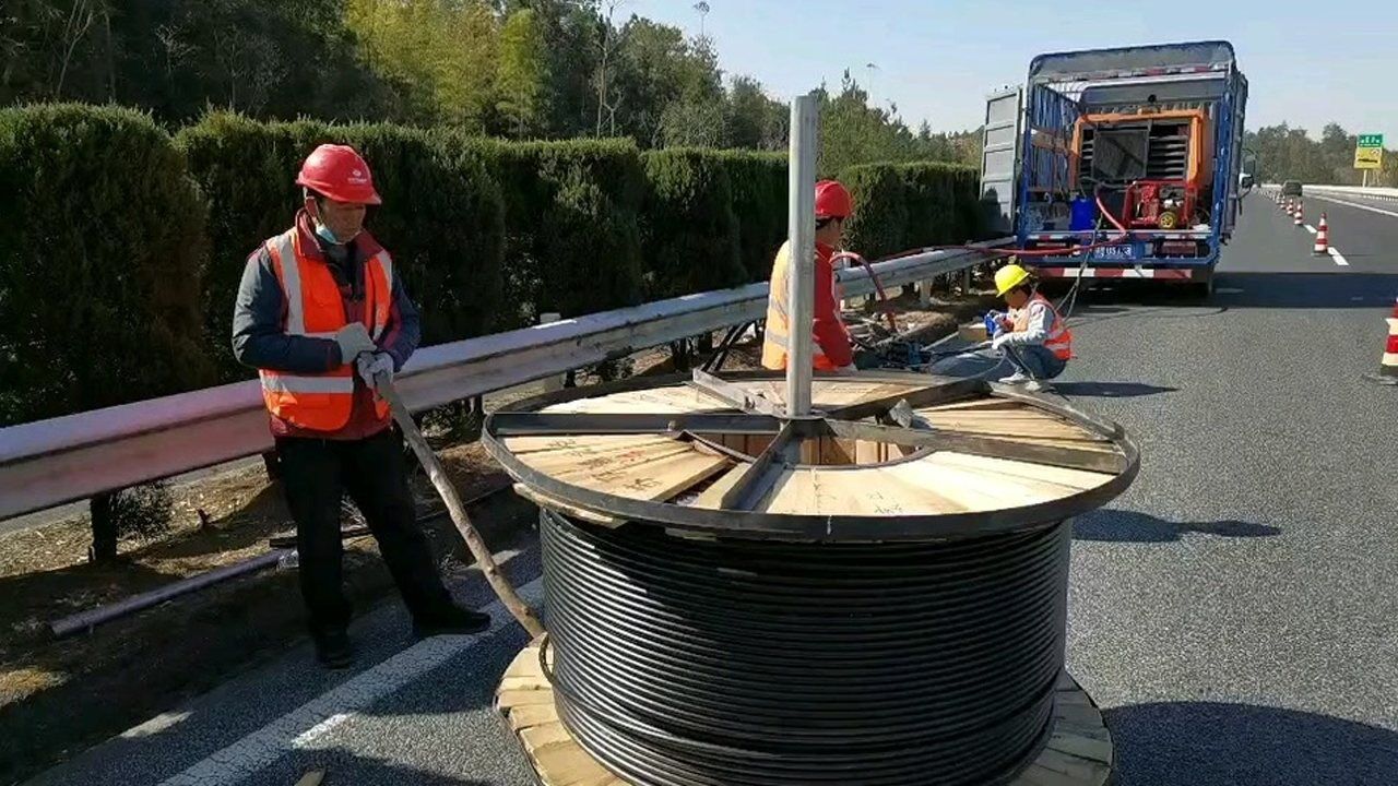 液压吹缆机,高速公路气吹光缆,石油天然气管道伴行光缆,瑞诚吹缆设备