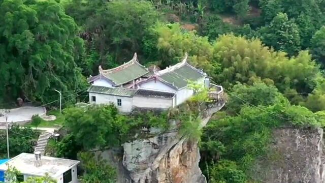 这才是大自然鬼斧神工,灵通山下的朝天寺,建在巨石之上!