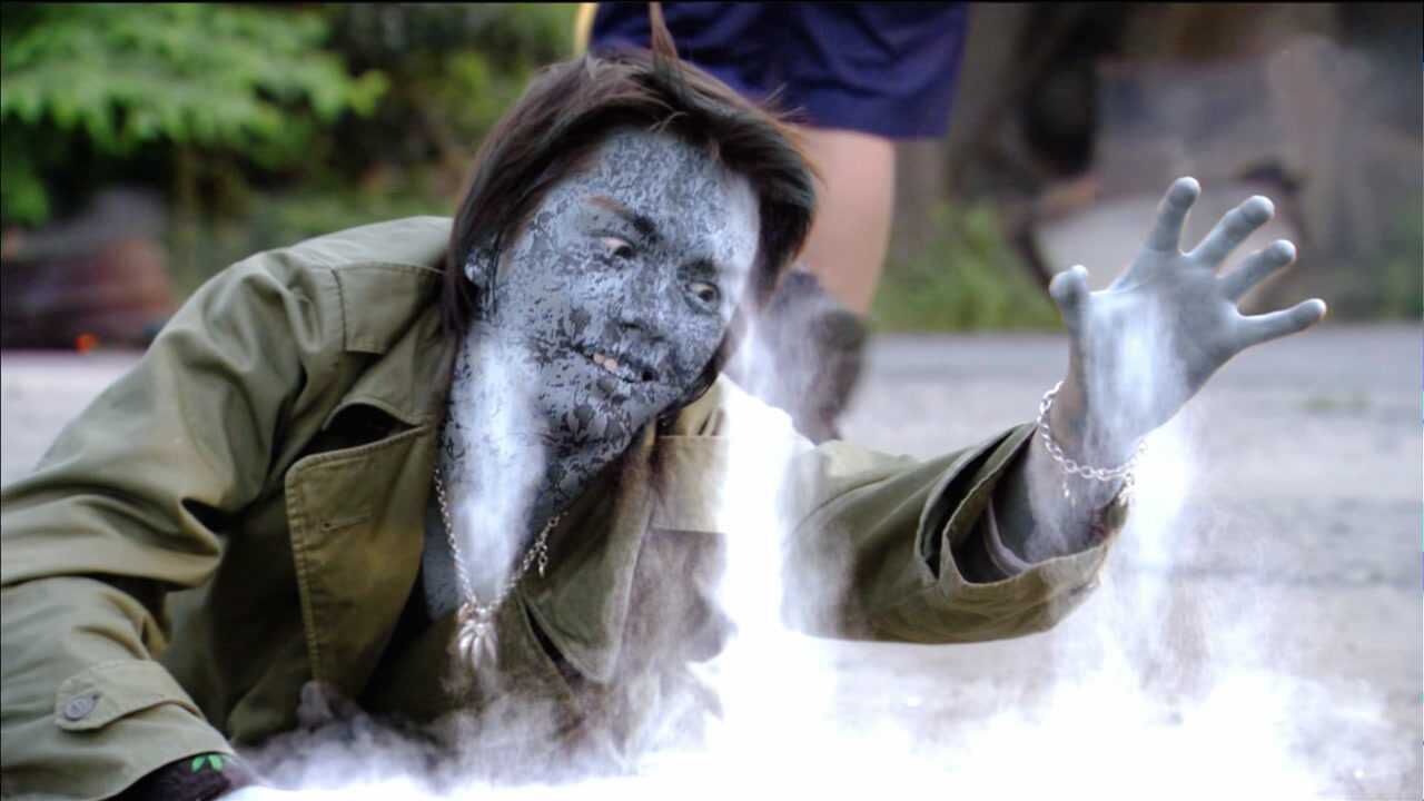 假面骑士名场面:草加光速吃瘪 当场化身沙滩王者_腾讯视频