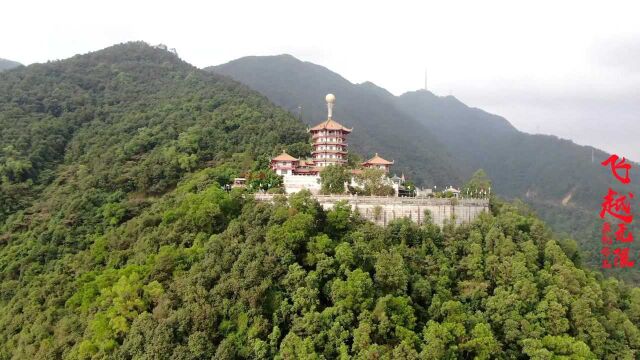 广东肇庆将军山云修台,群峰叠嶂气势壮观,有着天下名山的美誉