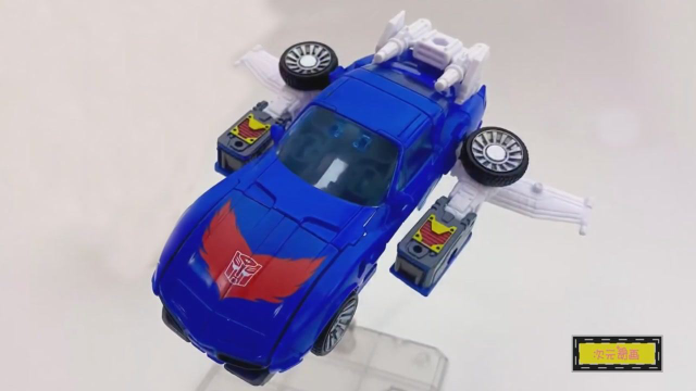 《变形金刚》模型展示短片!轮胎(王国系列)